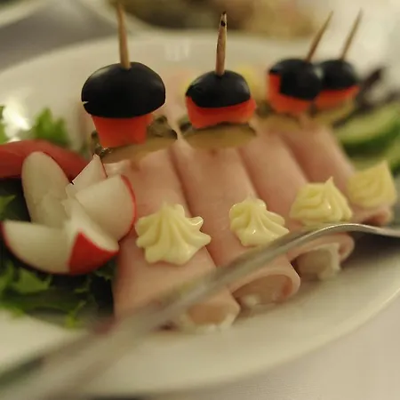 Jedlina ホテル 3*